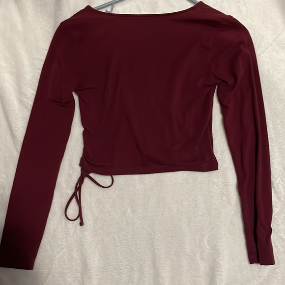 Forever 21 Burgundy Cross-over V-Neck Crop Top Size S - Picture 5 of 5